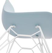 Chaise design 'Sländak White' bleue avec 4 pieds en métal blanc