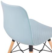 Chaise scandinave design 'Sländak Woody' bleue avec 4 pieds en bois naturel et métal noir