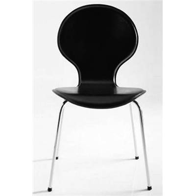 Chaise design 'Swing' noire avec 4 pieds en métal chromé