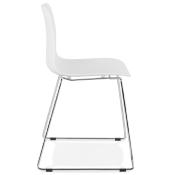 Chaise design empilable 'Style' blanche pieds tréteaux en métal chromé