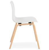 Chaise scandinave design 'Parkwood' blanche avec 4 pieds en bois naturel