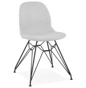 Chaise design 'Norsk Black' en tissu gris clair 4 pieds en métal noir