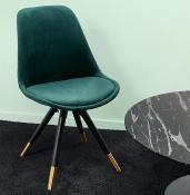 Chaise design 'Modena' en velours bleue avec 4 pieds en bois noir et métal brossé doré