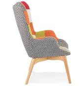 Fauteuil à oreilles scandinave design 'ELEGAN' en tissu patchwork multicolore pieds en bois naturel