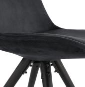 Chaise design 'Black Firenza' en velours noir avec 4 pieds en bois noir